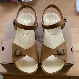 Sven tan leather clog size 37 (6.5-7)